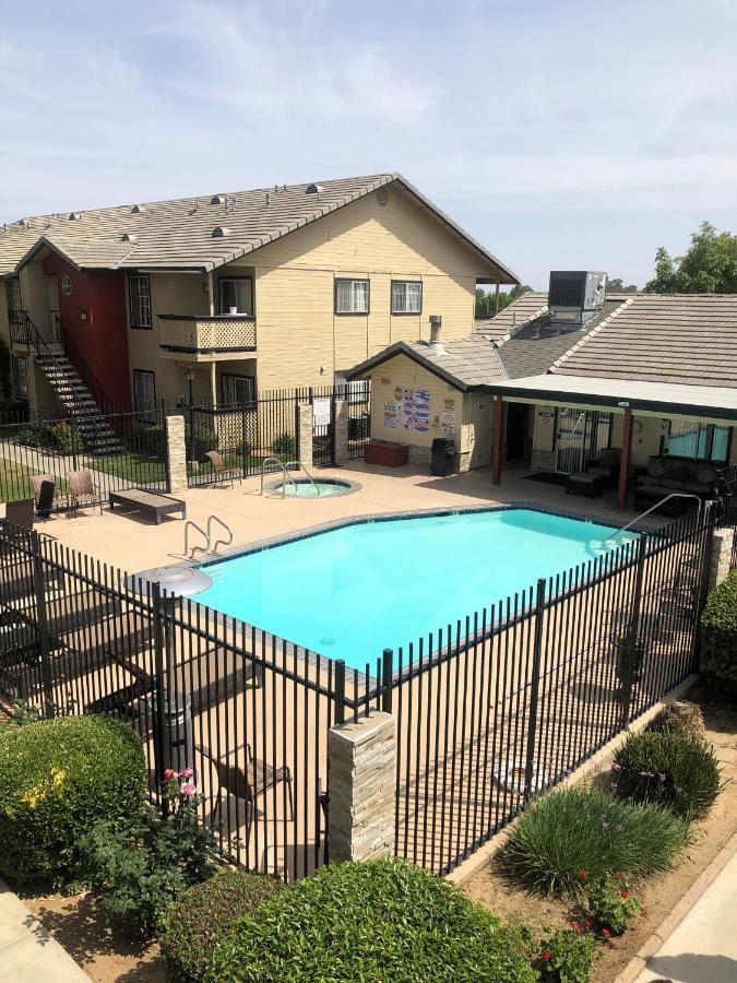 Whispering Meadows Apartments Bakersfield Buitenkant foto